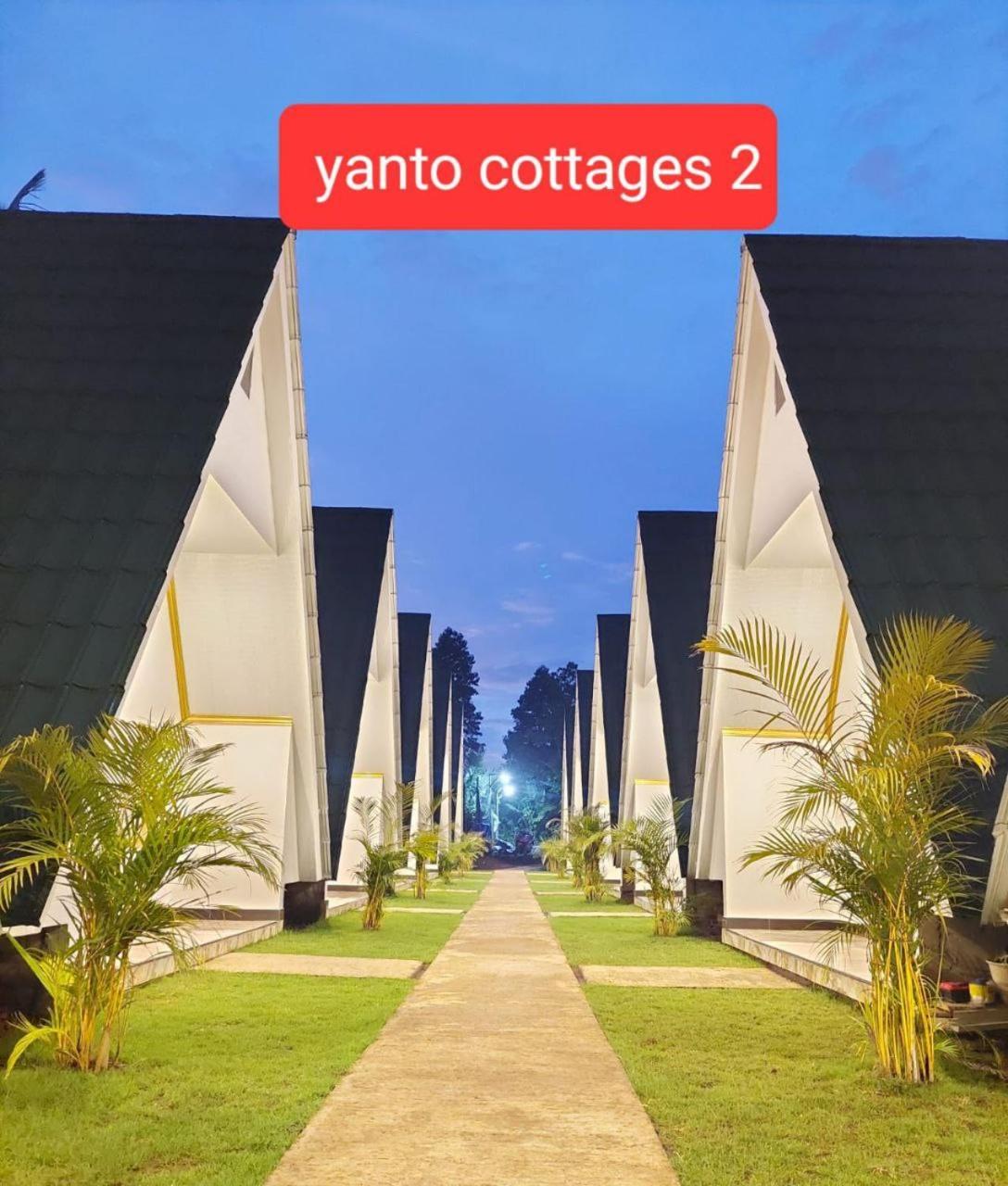 Yanto Cottages Lumajang Екстериор снимка